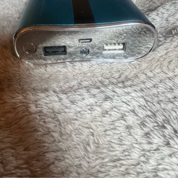 Panasonic | PowerMaster 12000mAh Portable Charger with Dual USB Ports - Picture 3 of 3